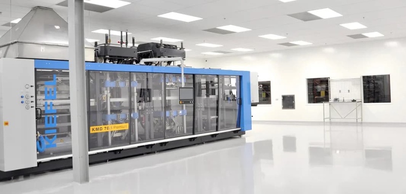 ISO Class 8 cleanroom for manufacturing medical packaging