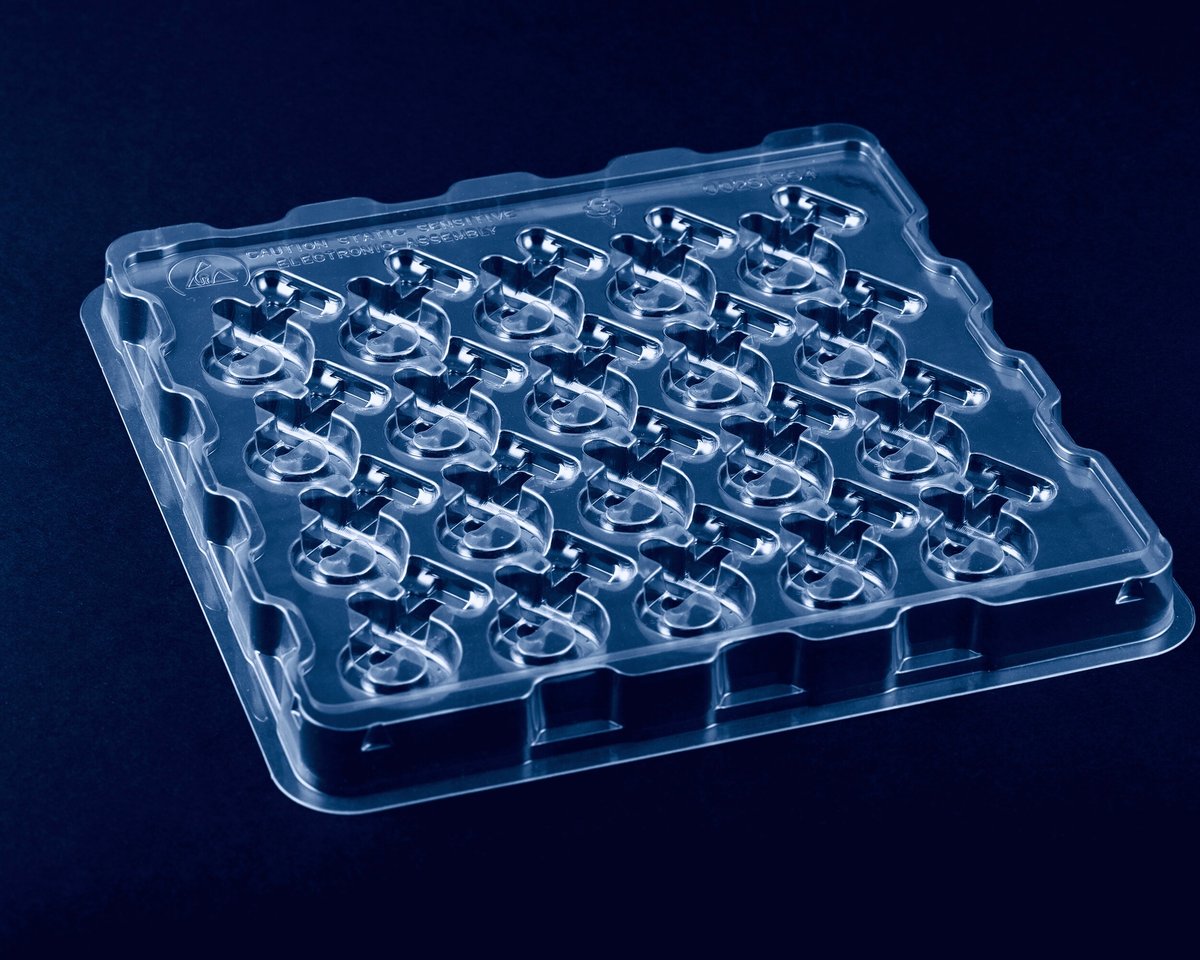 Thermoformed assembly tray